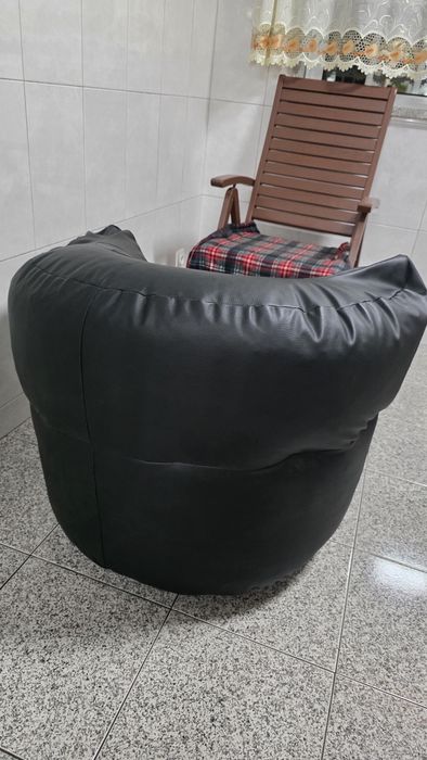 Puff couro preto