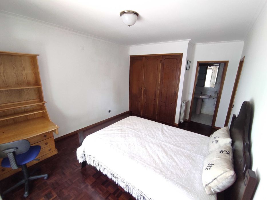 Quarto c/WC privativo e varanda em Celas - só disponível para 1mês (Maio)