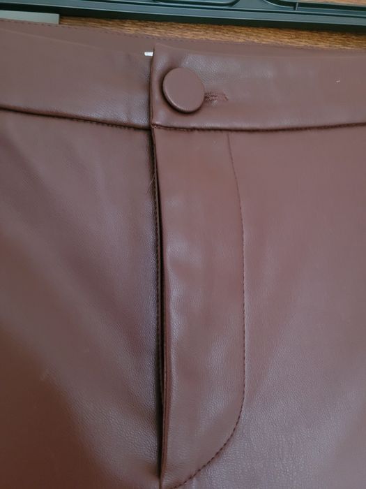 Brązowe spodnie z imitacji skóry rozmiar XL/42