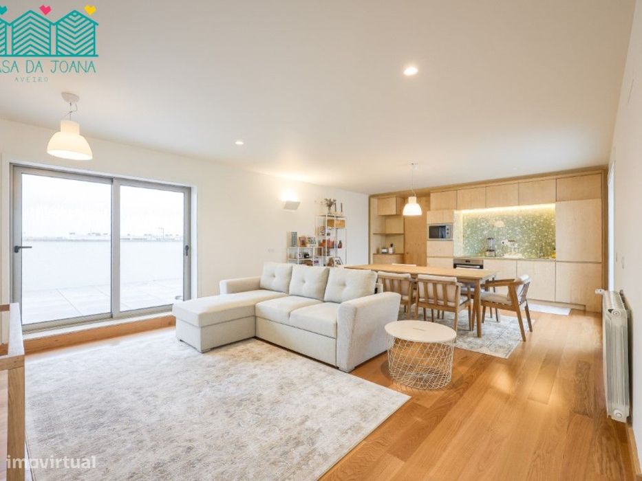 Apartamento T3 Duplex com Lugares de Garagem em Aveiro