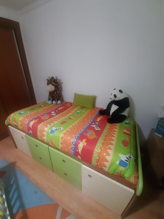 Cojunto cama de solteiro de criança com colchão + comoda + berço e tap