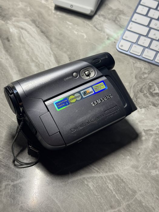 Відеокамера Samsung vp-dc171