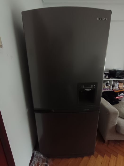 Frigorífico Samsung com máquina de gelo