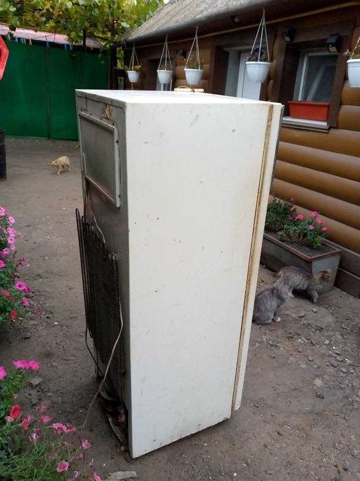 Продам Холодильник б/у