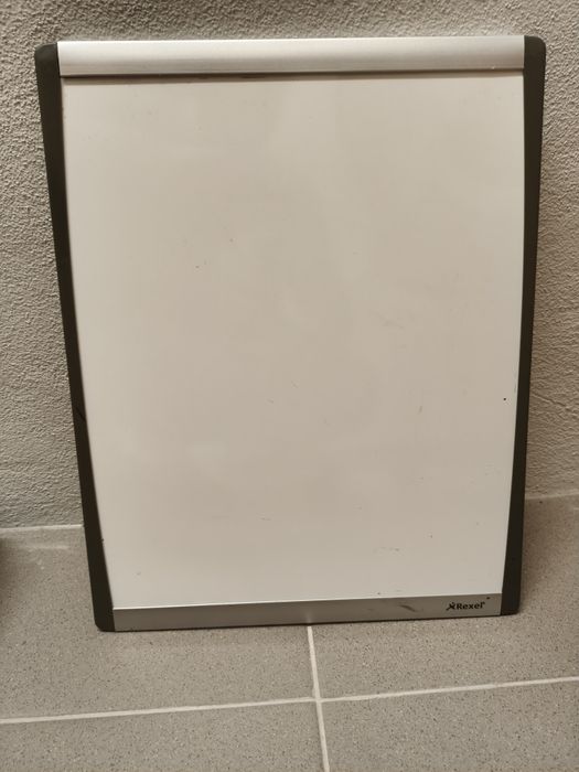 Quadro magnético de escrita