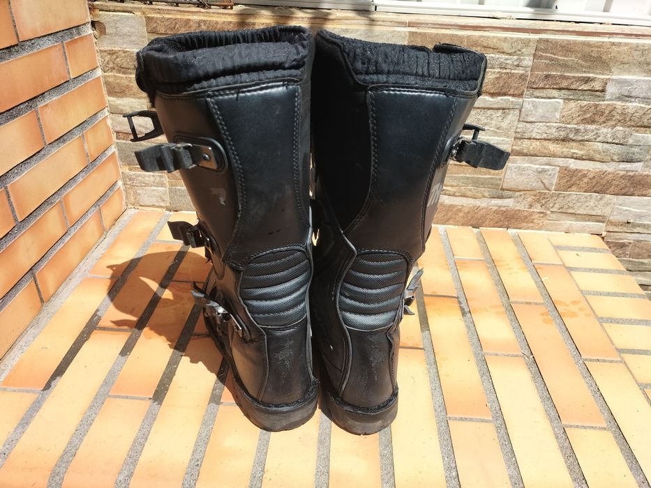 Botas Thor e colete integral