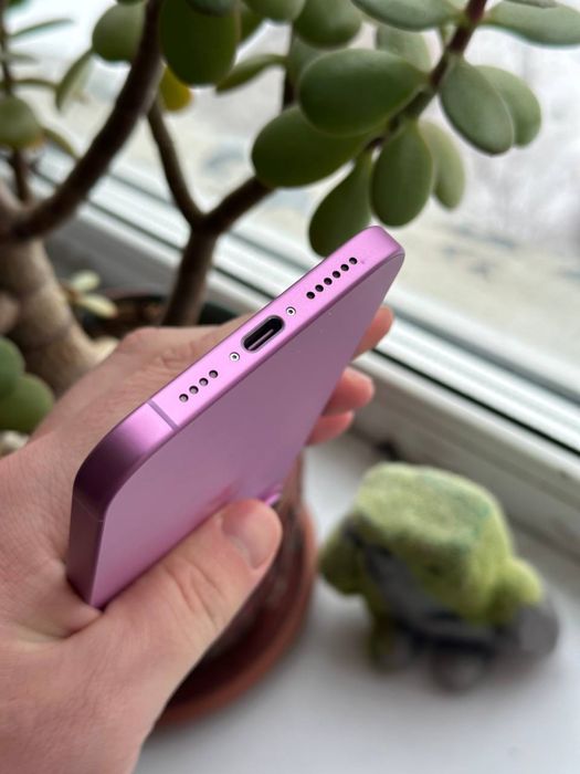 Продам IPhone 16 Plus 128 Neverlock