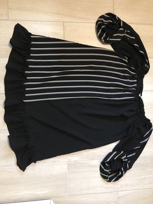 Сукня чорна у білу полоску