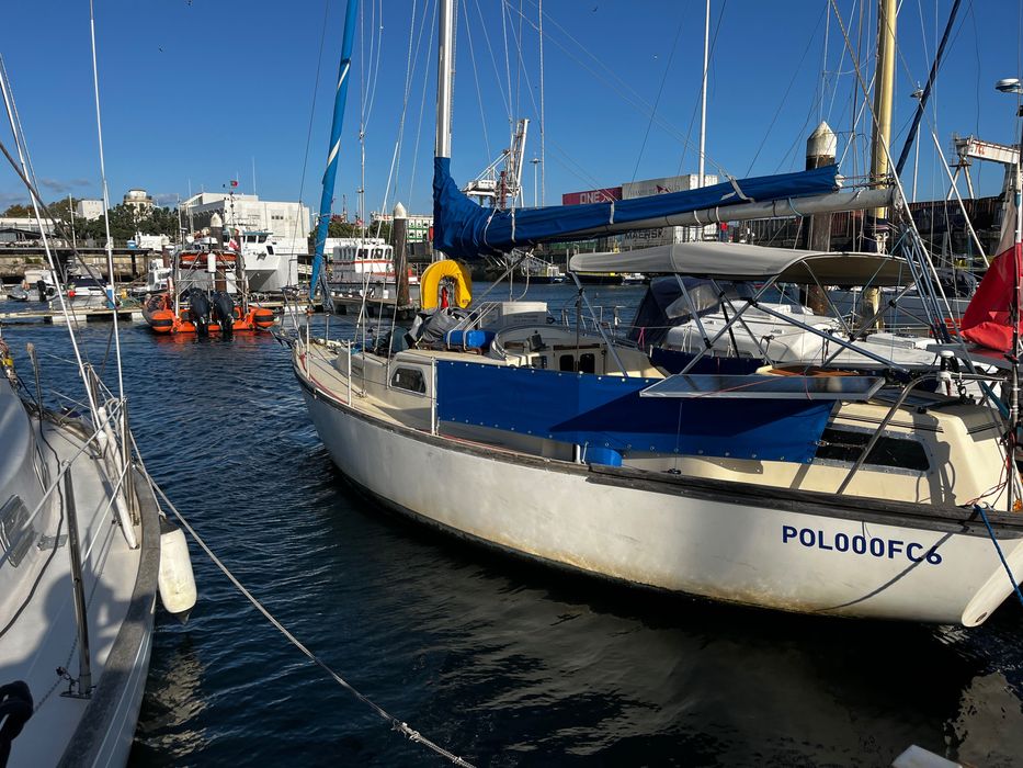 Samphire 29 – Cruzeiro de quilha longa – Mastro e aparelho novos – Solar 300W – AIS – Atualmente a navegar