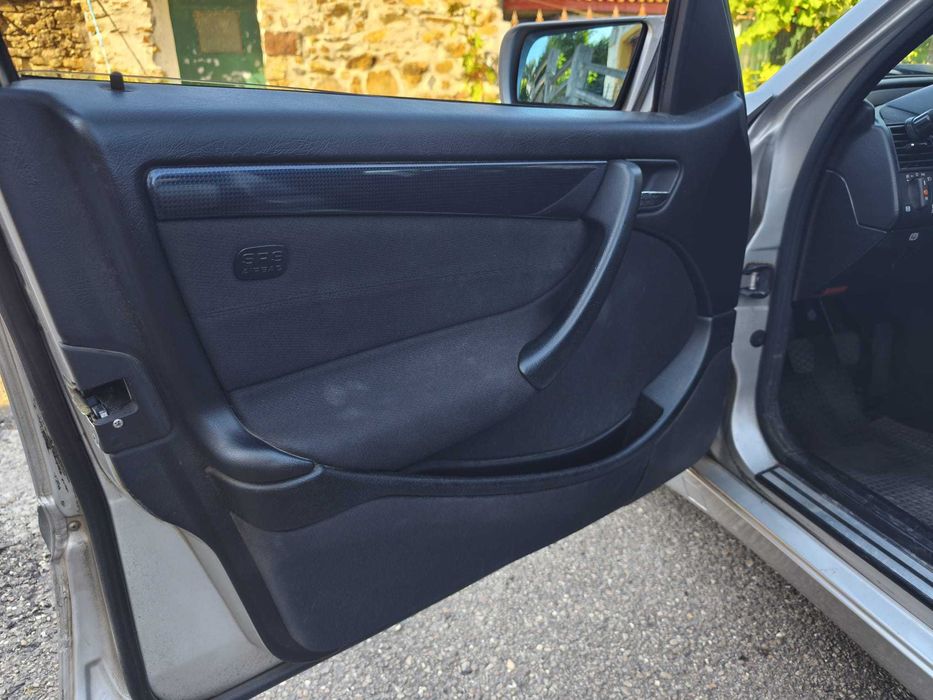 Mercedes-Benz C 250 — fotografia 8