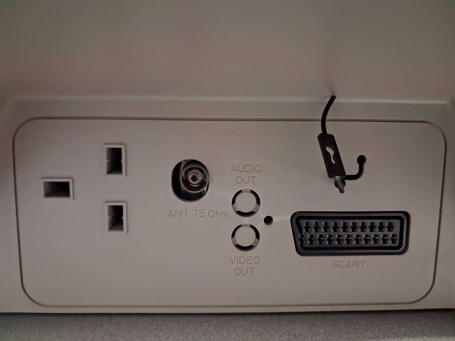 Televisão Sanitron CEP MC 20 T2 retrogaming