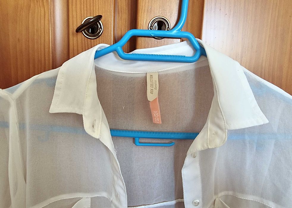 Camisa branca com transparência Bershka, tamanho XS