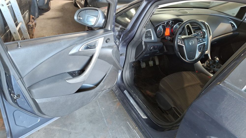 Opel astra j para peças