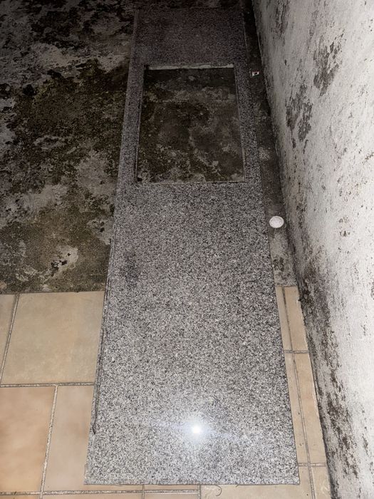 Bancada de marmore com pia inox