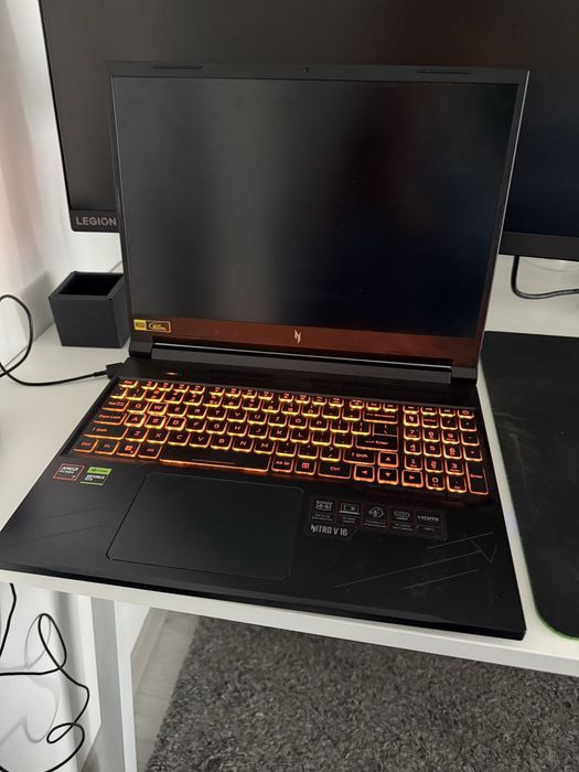 Acer nitro V16  RTX4060