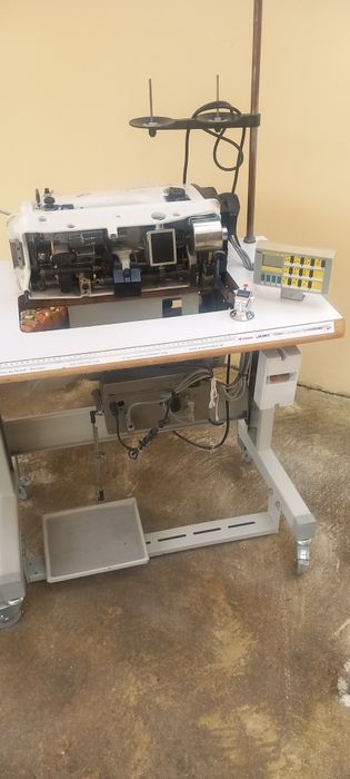 Máquina de costura ponto corrido com faca Lateral