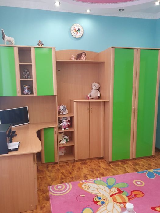 Дитяча шафа кутова в зборі