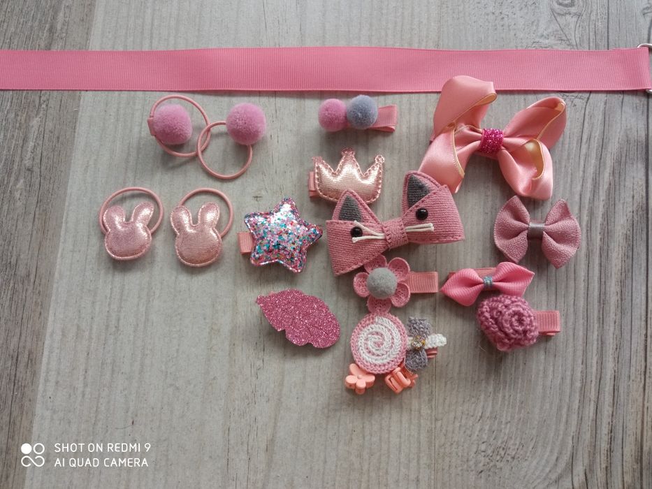 Nowe spinki do włosow elegancko zapakowane