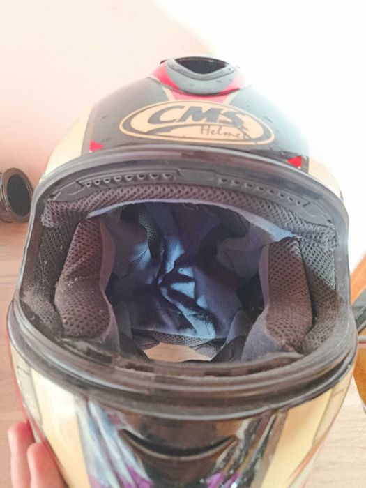 Capacete aberto CMS
