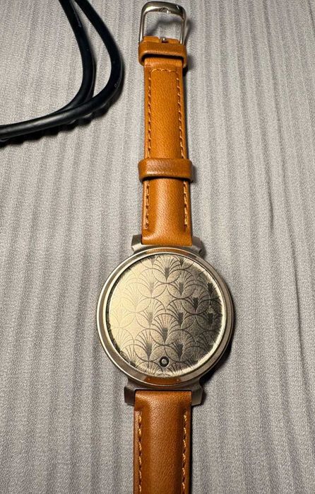 Смарт годинник Garmin Lily 2 Classic Cream Gold with Tan Leather Band