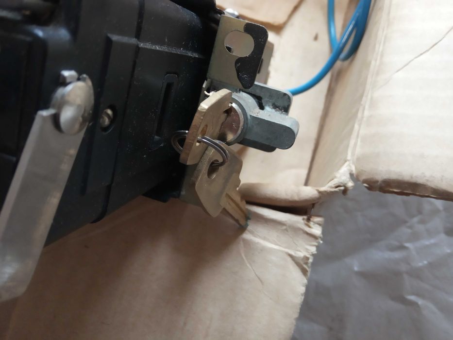 радіоприймач автомобільний "Урал-2" новий , в упаковці