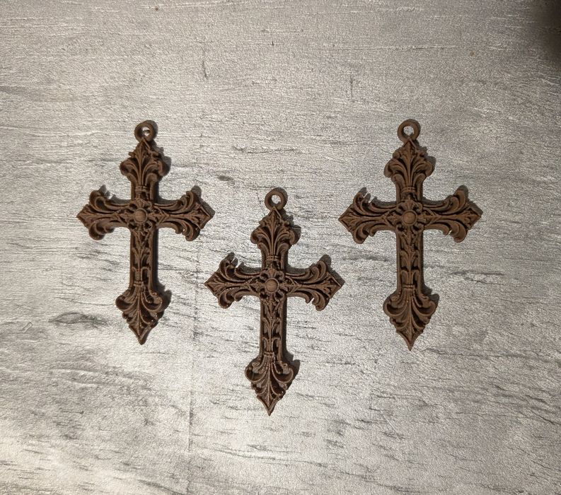 Pendente cruz gótico para chaveiro