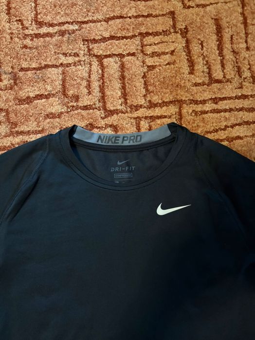 Футболка Nike pro