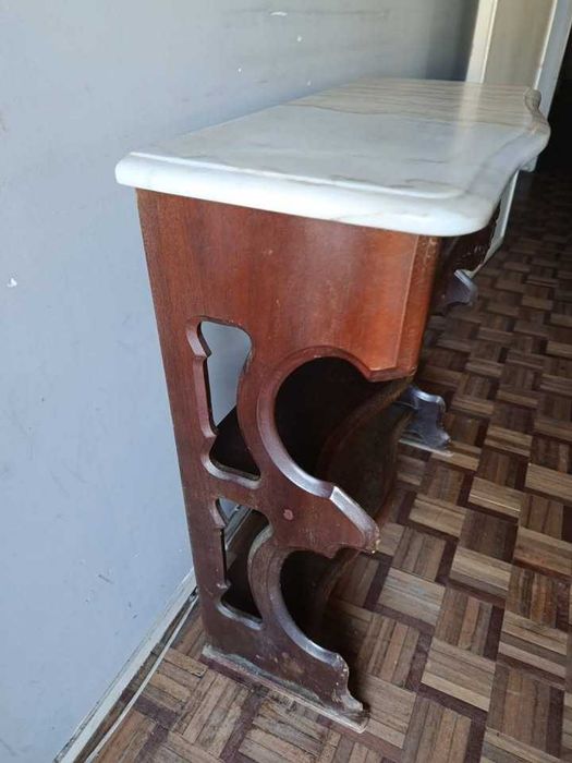 Consola antiga em madeira maciça e tampo em mármore com gaveta oculta