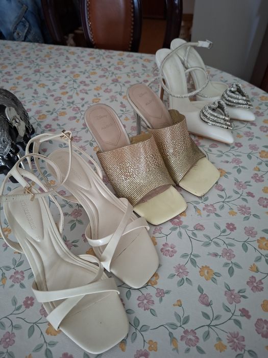 Sandalias em bom estado