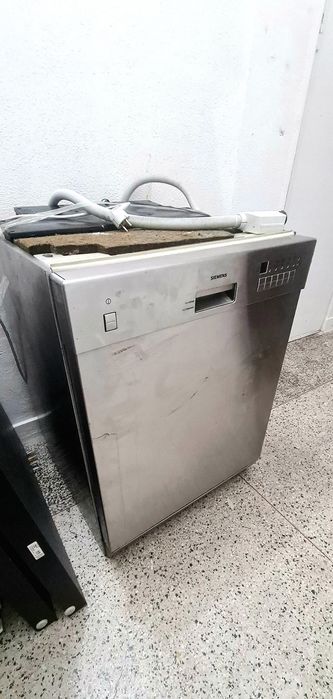 Máquina de levar loiça Siems com aquastop