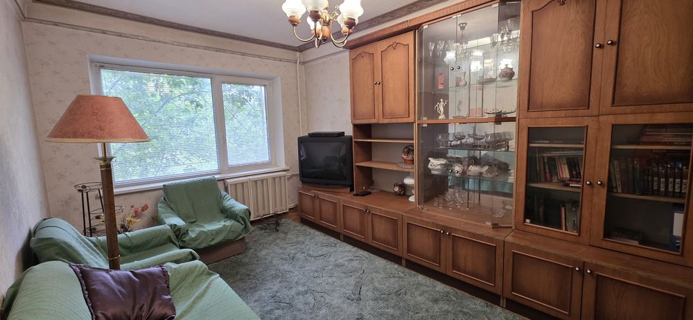 Продаж 2х кімнатної квартири. Вул. Краківська 10.Метро Дарниця 5 хвилин пішки. о