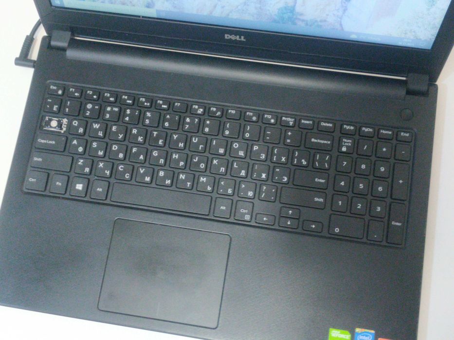 Dell Vostro 3558 i5-5250 GeForce 820M