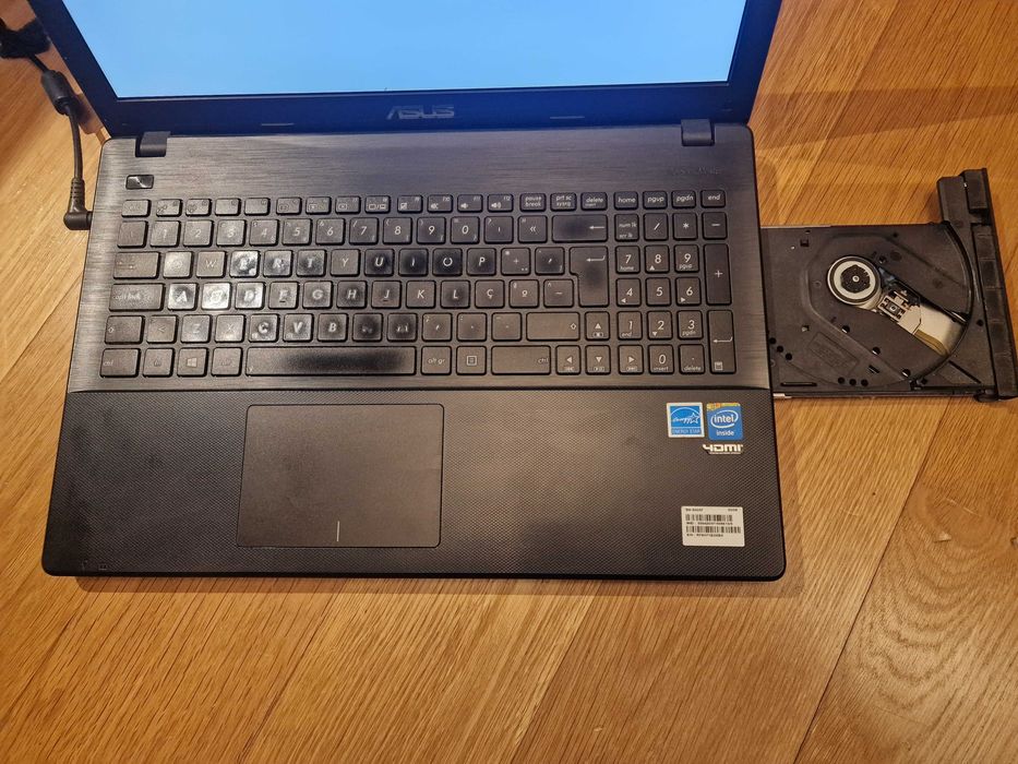 Portátil Asus X551c
