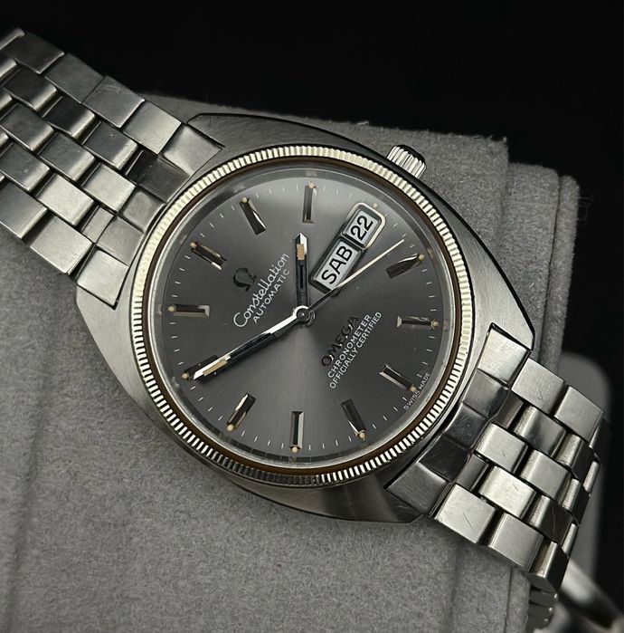 OMEGA  Constellation c-shaped Cal. 1021.  Gerald Genta White Gold Bezel
