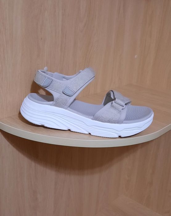 Сандалії Slazenger босоніжки р. 38-39 уст. 25 см на липучках на платформі