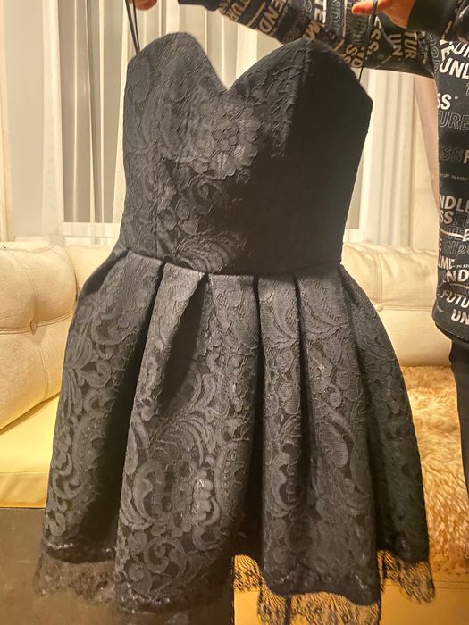 Вечірня сукня для лівчини