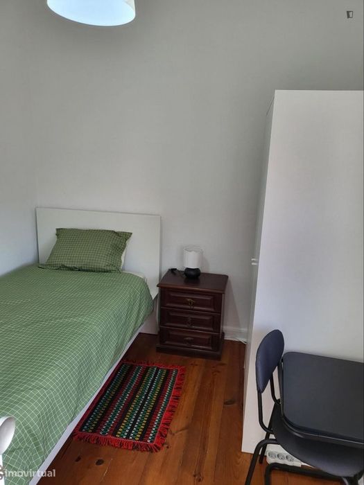 Room - located in Alcântara, Lisbon