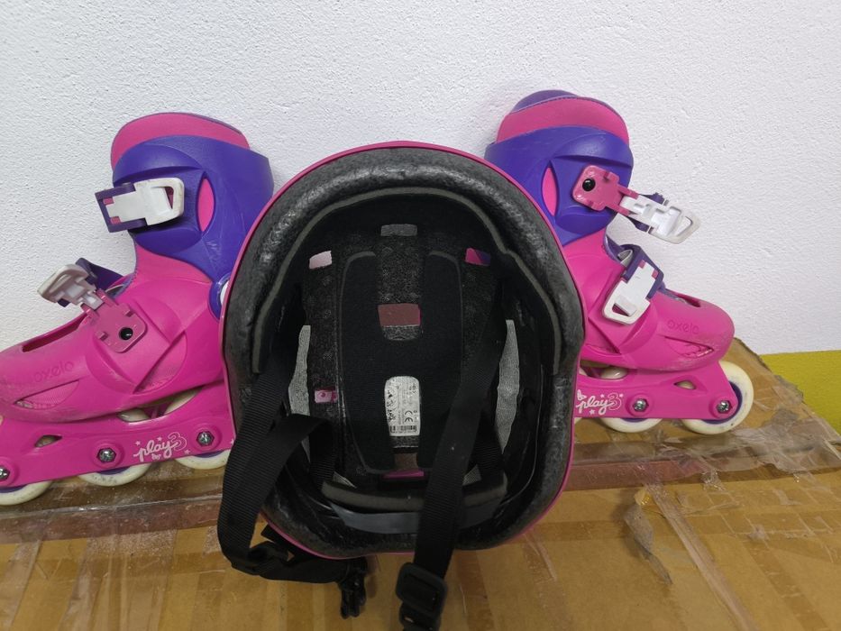 Patins e capacete para criança