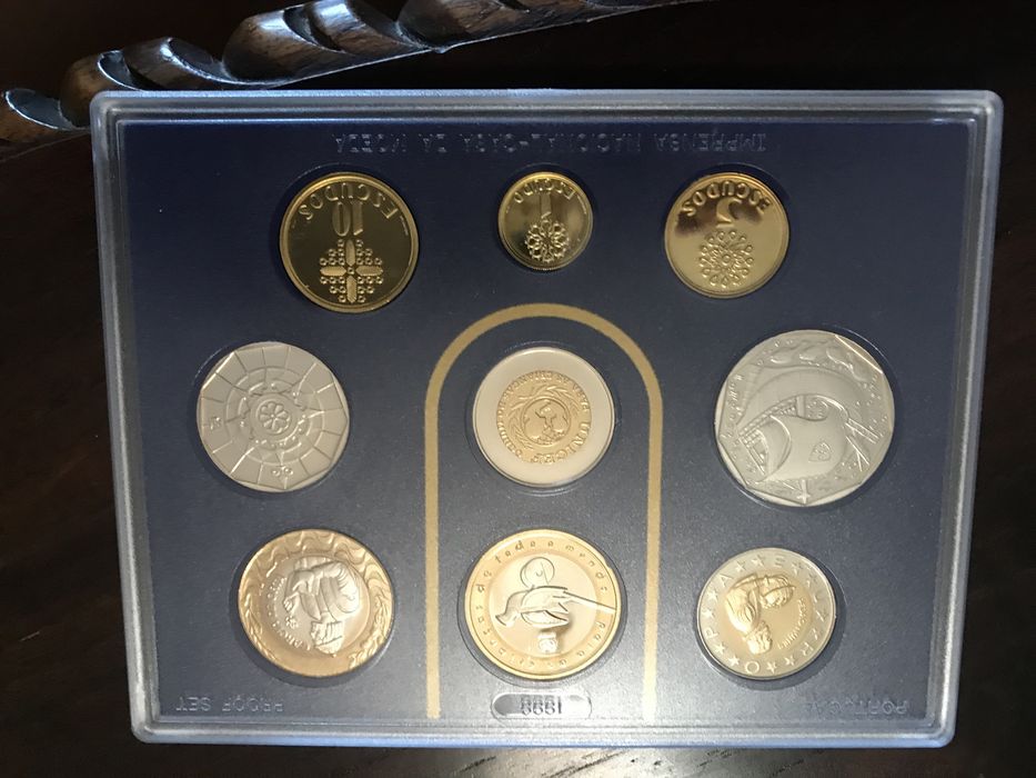 Coleção Moedas em Escudos