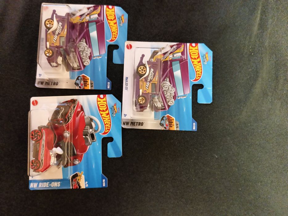 Trzy hot wheels th