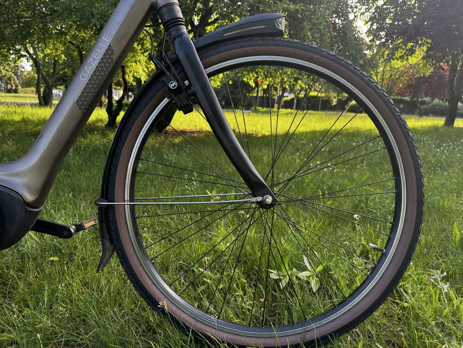 Rower elektryczny Gazelle Grenoble C7+ 57 cm