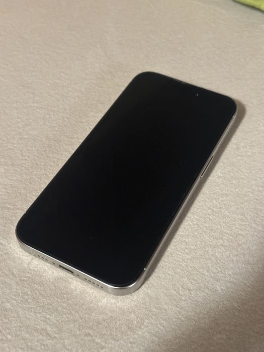 Iphone 15 Pro with original box and invoice64586023952899123