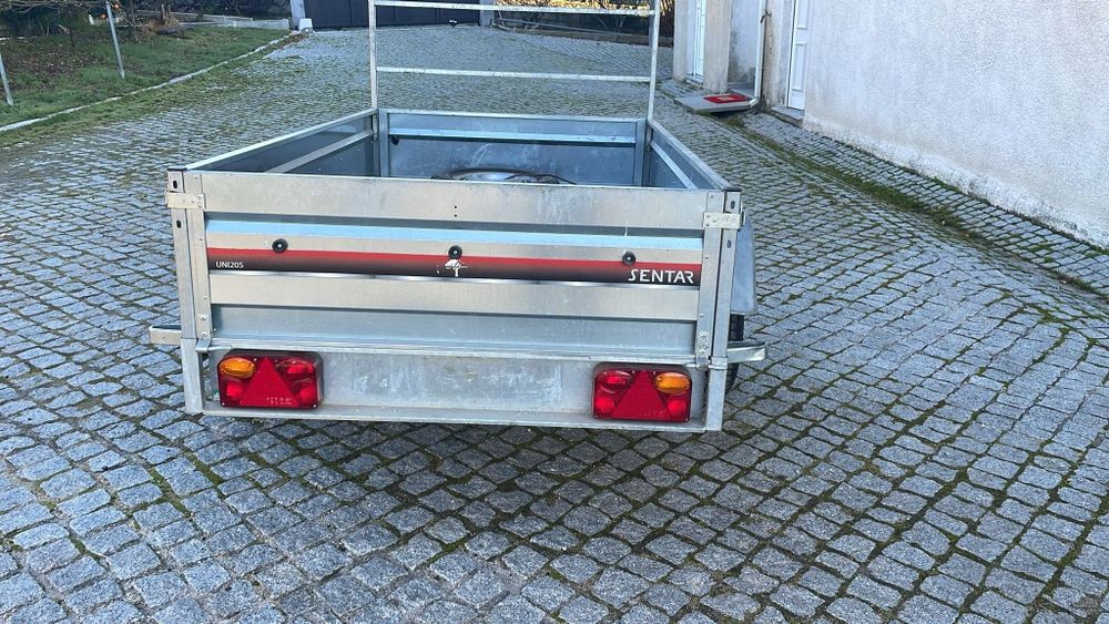 Reboque Sentar Uni205