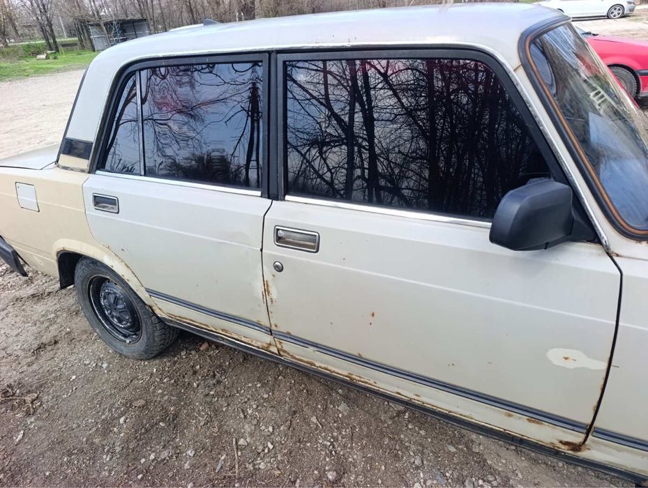 Автомобіль ВАЗ 2107