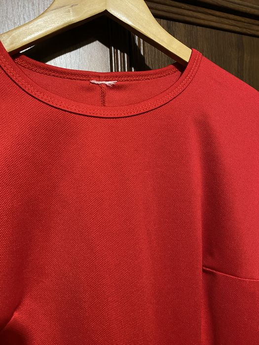 Сукня червона жіноча