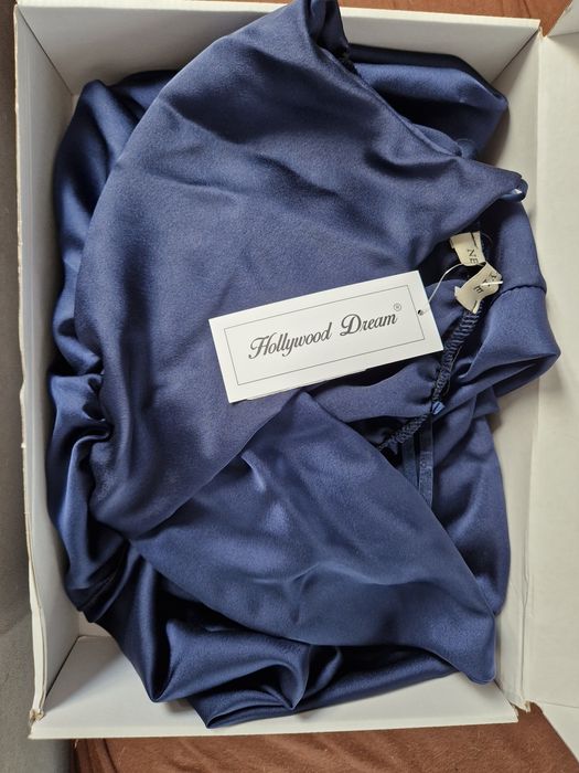 Długa sukienka satynowa Hollywood Dream