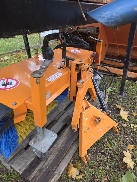 Zamiatarka szczotka piaggio porter pfau