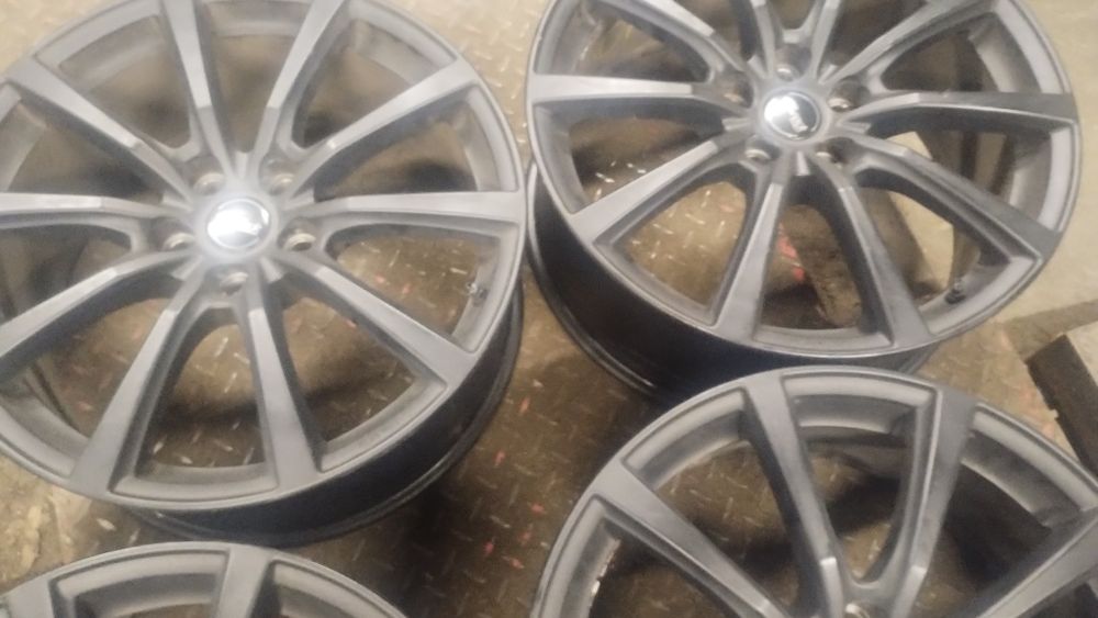 5x120 20 cali range rover felgi aluminiowe z czujnikami