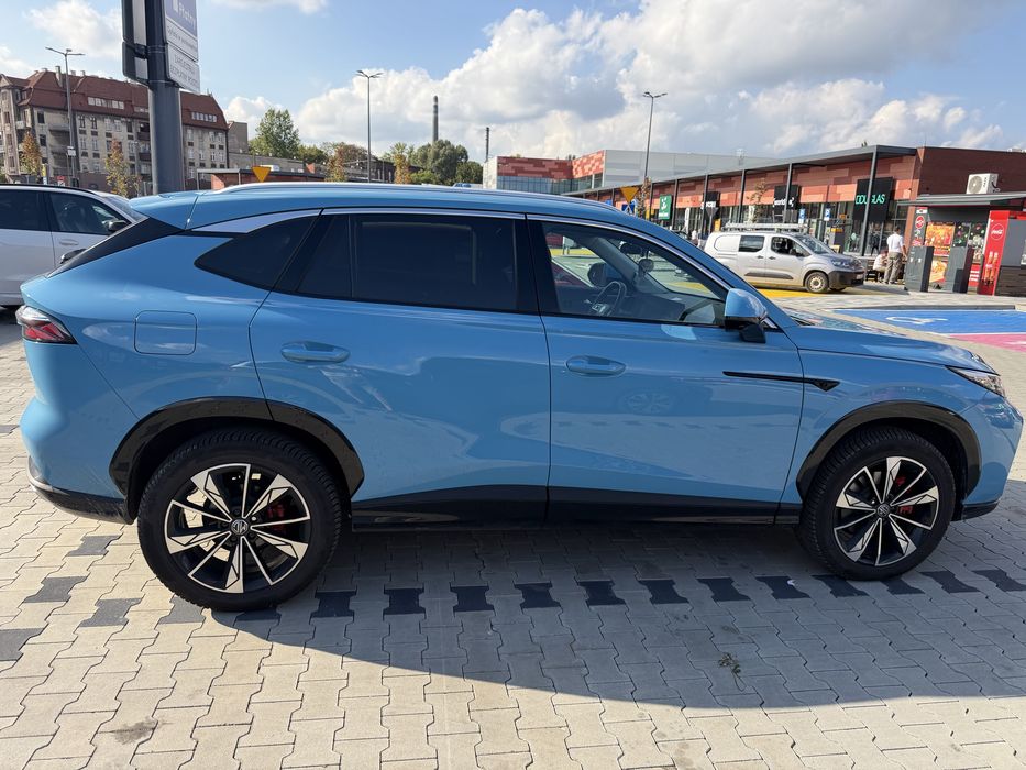 MG HS