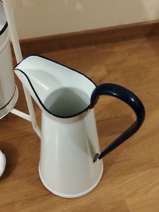 Lavatório vintage em metal e esmalte